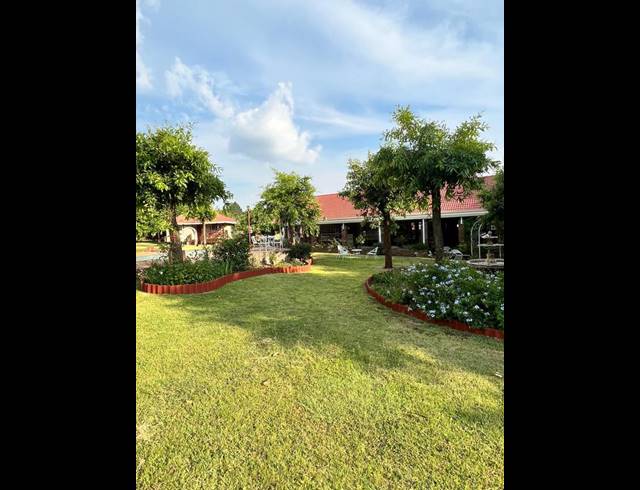 BUSINESS FOR SALE IN DIE HOEWES